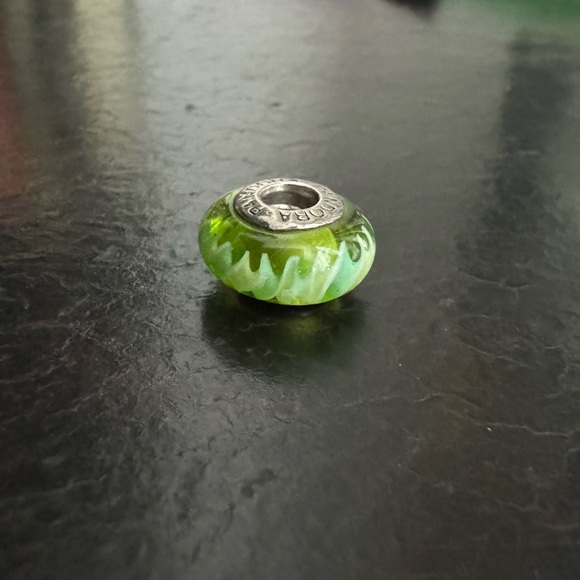 Pandora Green Glass Charm - Picture 1 of 4